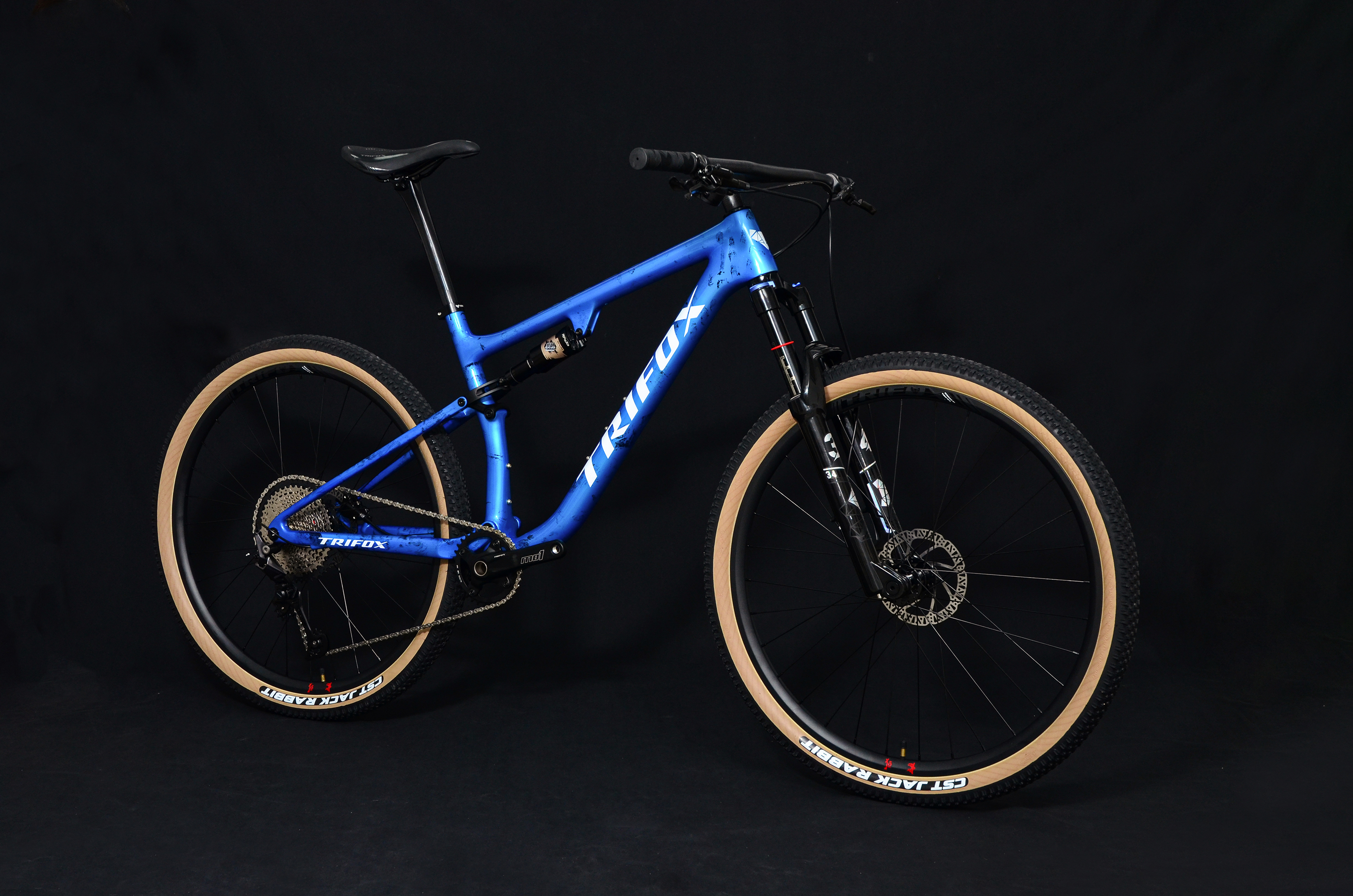 新款TRAIL II PRO碳纤维软尾山地车